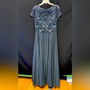 Xscape 8p evening gown short sleeve sequined worn once